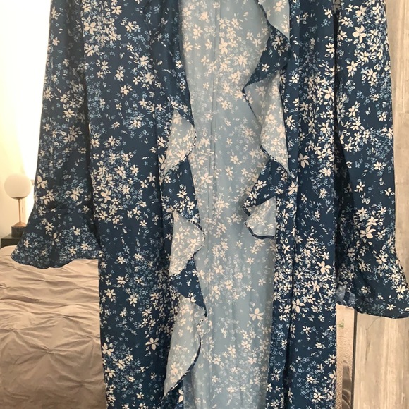 SOLD Blue Tularosa Robe Size XS from Revolve - Picture 3 of 4